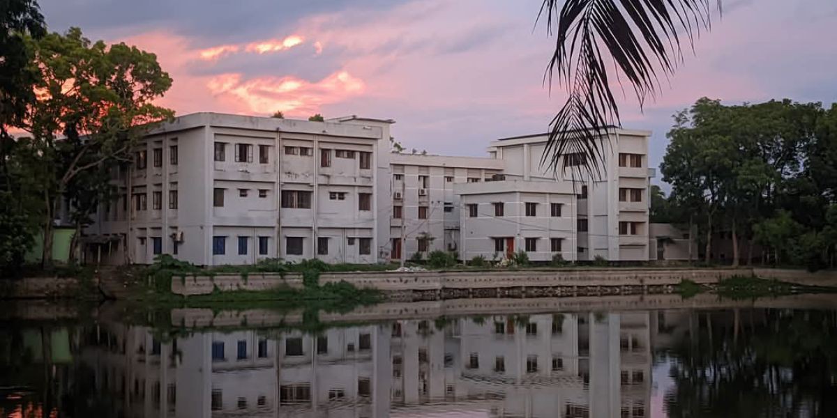 শূন্যের ভারে ভারাক্রান্ত ফরিদগঞ্জের প্রশাসন: সাত দপ্তরে ১৬৭ পদ শূন্য..