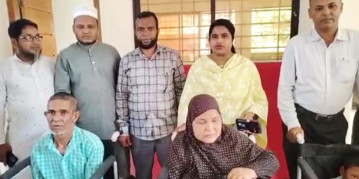 পাঁচবিবিতে প্রতিবন্ধীদের মাঝে হুইল চেয়ার বিতরণ