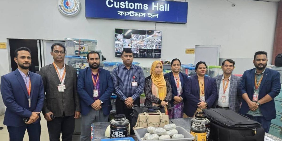 ১'শ ৩০ কোটি টাকার কোকেন নিয়ে গায়নার নারী বিমানবন্দরে আটক..