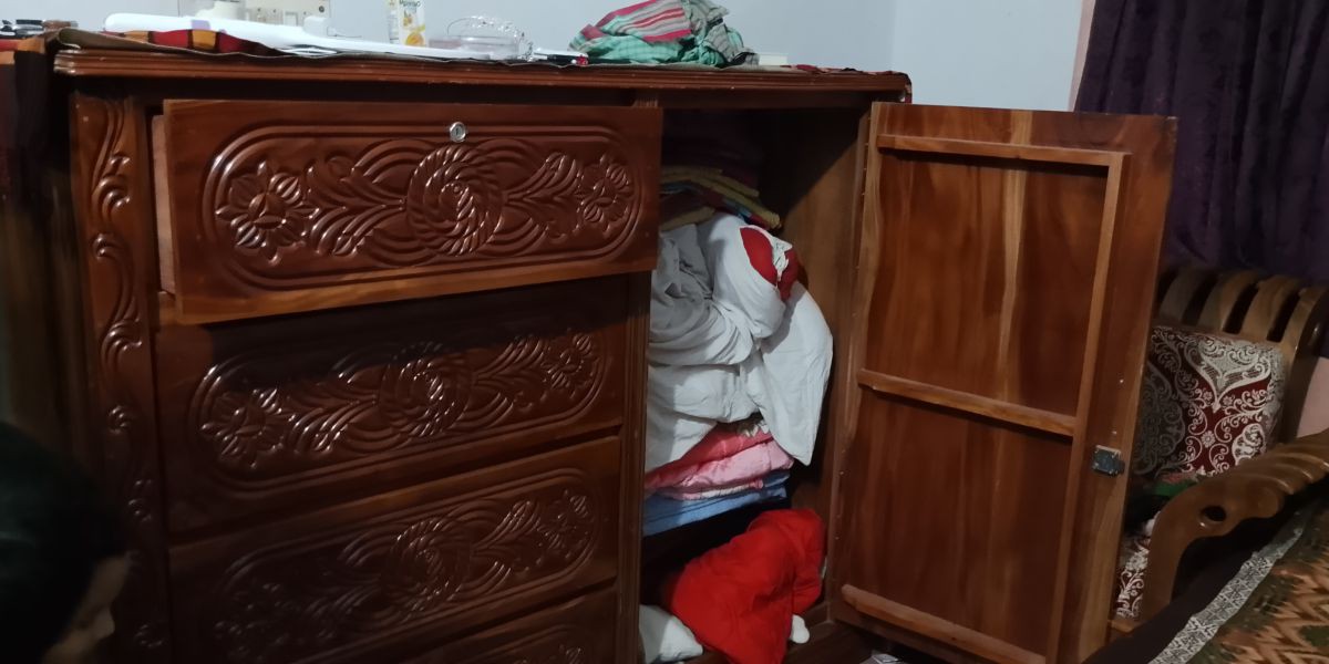 দিনের বেলা হাসপাতাল কোয়ার্টারে দুর্ধর্ষ চুরি