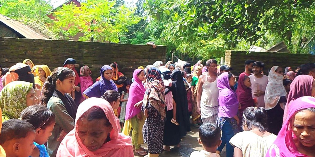 কুলিয়ারচরে এক মহিলার ঝুলন্ত মরদেহ উদ্ধার