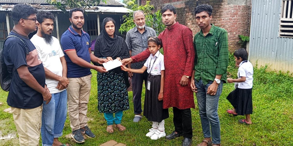জয়পুরহাটের আলোচিত শিক্ষার্থীর পাশে দাঁড়াল ইকরা সুন্নাহ ফাউন্ডেশন..