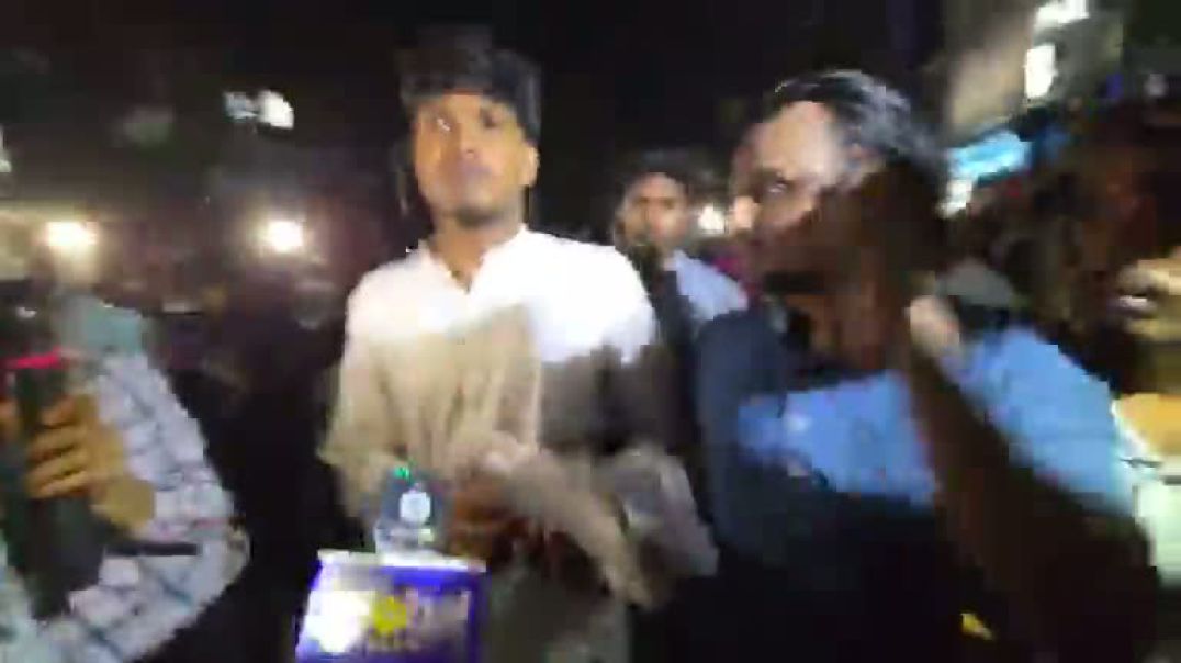 ⁣টিএসসি ভোট গণনা কেন্দ্রে আবিদের প্রবেশকে কেন্দ্র করে উত্তেজনা