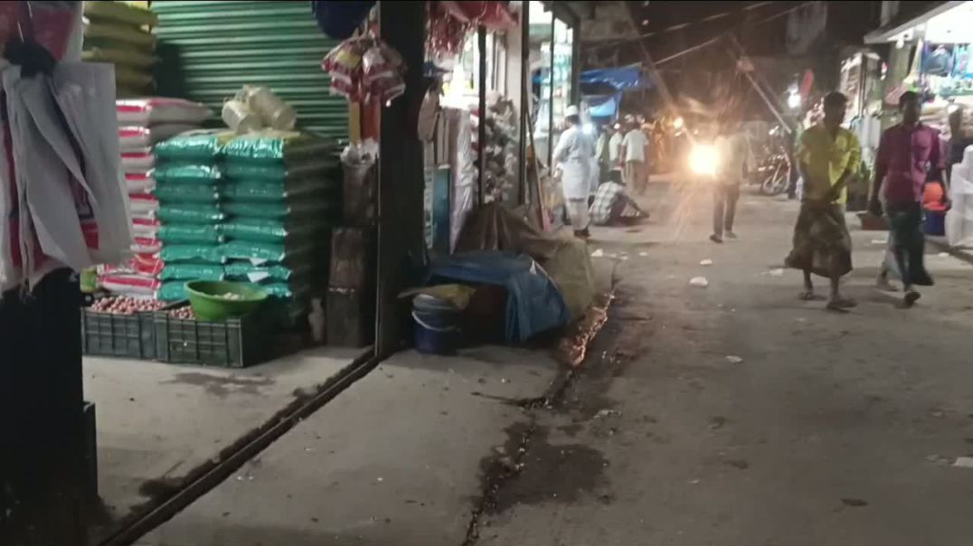 ⁣পিরোজপুরের ভান্ডারিয়া বাজারে ফুটপাত দখল করে দোকান তীব্র যানযট : জন ভোগান্তি
