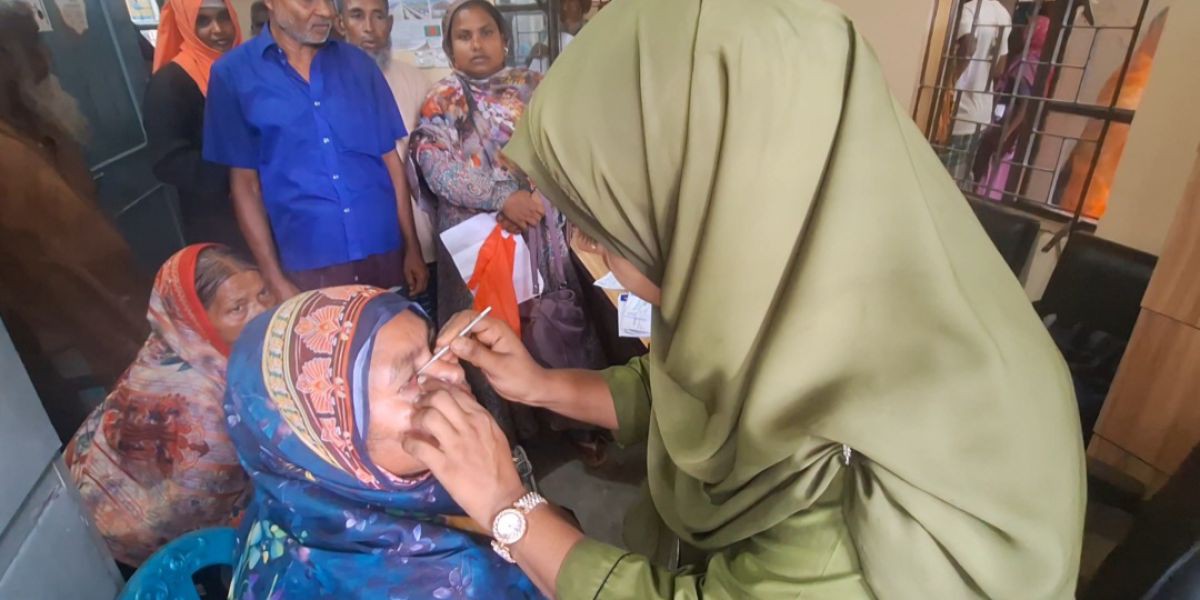 জয়পুরহাটের ক্ষেতলালে ৬ শতাধিক হতদরিদ্র রোগীকে বিনামূল্যে চক্ষুসেবা ..