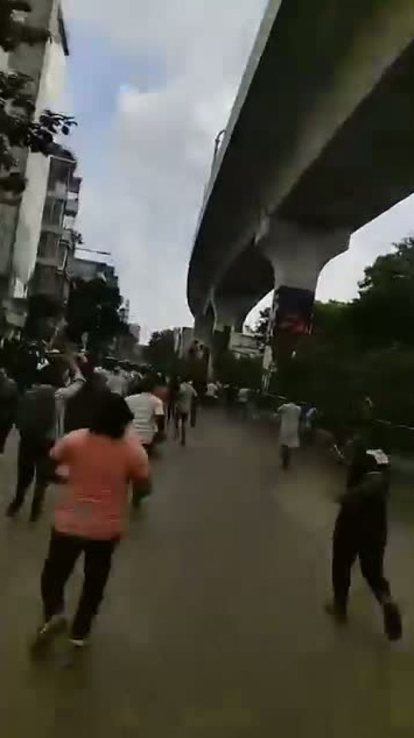 ভয় কে উপেক্ষা করে মাঠে আওয়ামিলীগ