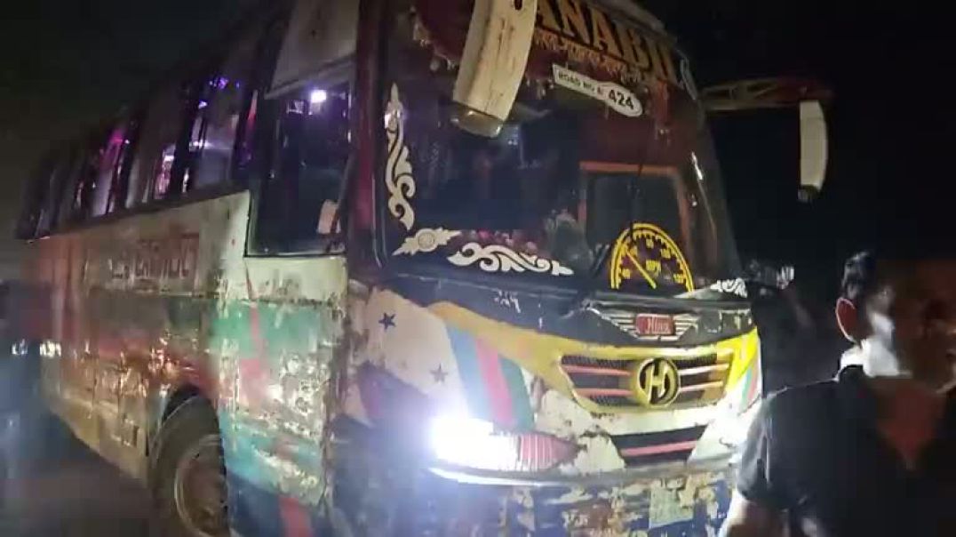 ⁣রামপুরা অনাবিল বাসে ধ র্ষ ণের অভিযোগ, বিক্ষুব্ধ জনতার সড়ক অবরোধ