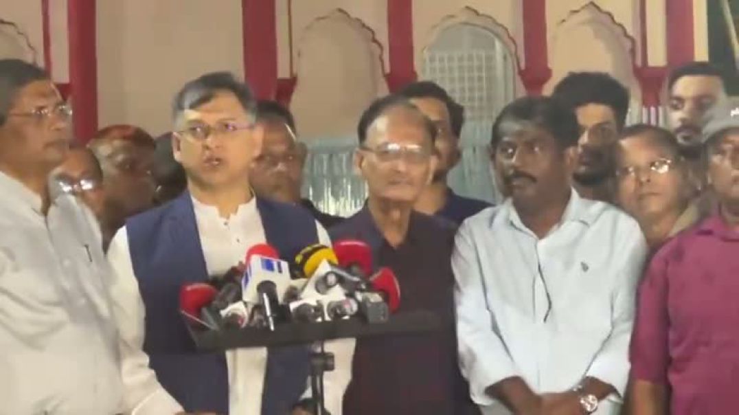 ⁣ঢাকেশ্বরীতে কথা বলছেন সালাহউদ্দিন আহমদ
