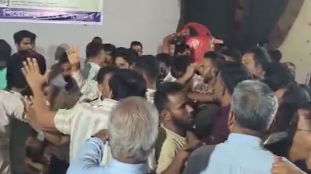 ⁣নিজস্ব কাউন্সিল ভোটের ব্যালট ছি'নতাই করল বিএনপি নেতাকর্মীরা।