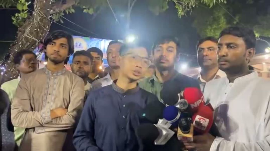 ⁣ঢাকেশ্বরী মন্দির পরিদর্শন শেষে কথা বলছেন ডাকসু নেতারা