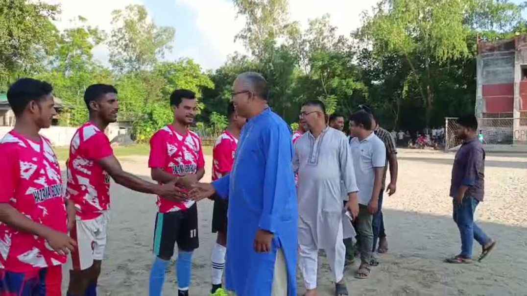চৌধুরীরহাট যুবসংঘ" কতৃক আয়োজিত এক ফুটবল টুর্নামেন্টের সেমিফাইনাল খেলা অনুষ্ঠিত হয়।