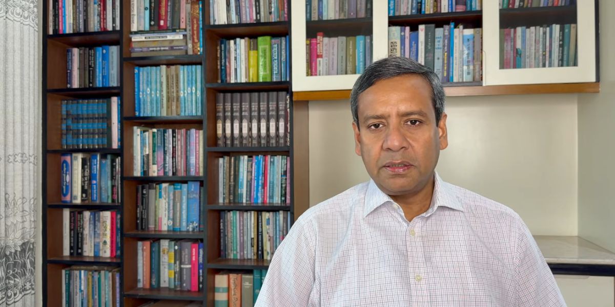 বাংলাদেশের রাজনীতি ও ক্ষমতার ভরকেন্দ্র এখন লন্ডনে?