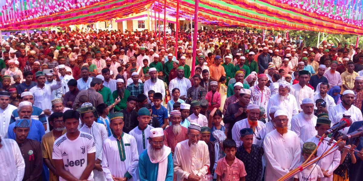 কালিগঞ্জ কৃষ্ণনগরে জামেয়া কাদেরিয়া তাহেরিয়া আলিয়া মাদ্রাসায় ২৬তম পবিত্র জশনে জুলুস ও মিলাদ মাহফিল অনুষ্ঠিত..