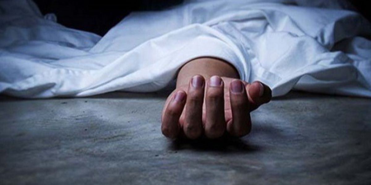 চিরিরবন্দরে মাঠ থেকে অজ্ঞাত যুবকের লা/শ উদ্ধার