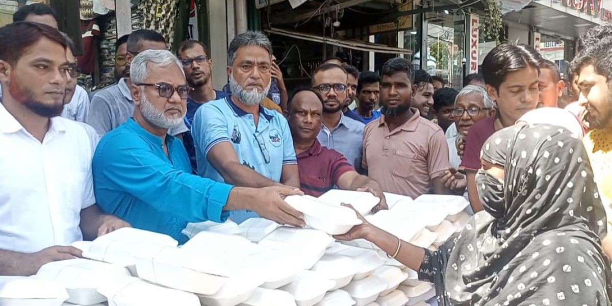 বিএনপির প্রতিষ্ঠাবার্ষিকীতে সিরাজগঞ্জে দুস্থদের পাশে মির্জা মোস্তফা জামান..