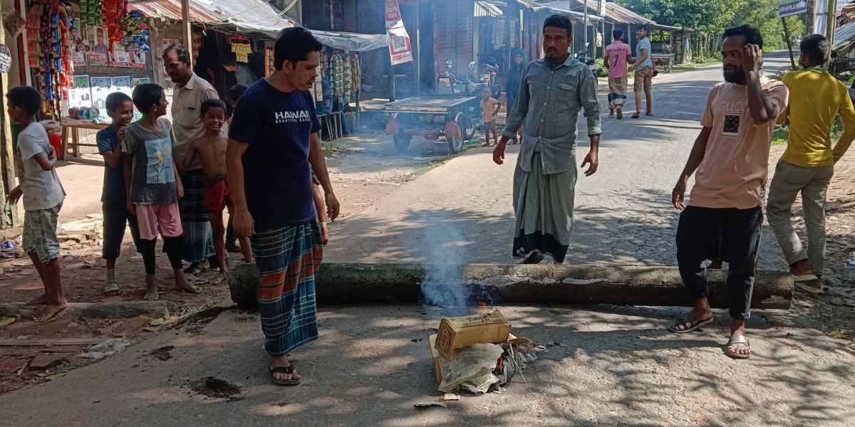 বাগেরহাটের তিনটি আসনের সিমানা পাল্টে দেয়ার প্রতিবাদে চলছে হরতাল..