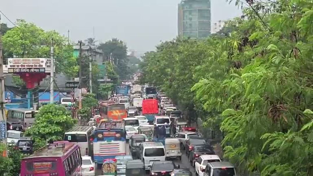 ⁣বৃষ্টি ও অফিস ছুটি শেষে রাজধানীতে তীব্র যানজট