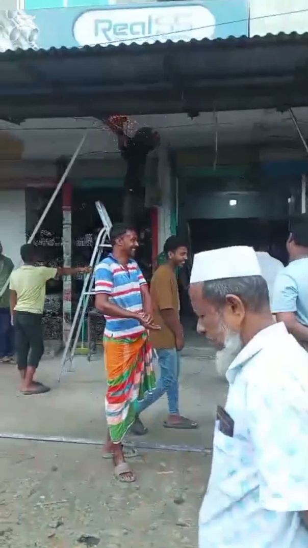 কচুয়ায় রাস্তার দুই পাশের অবৈধ স্থাপনা উচ্ছেদ অভিযান