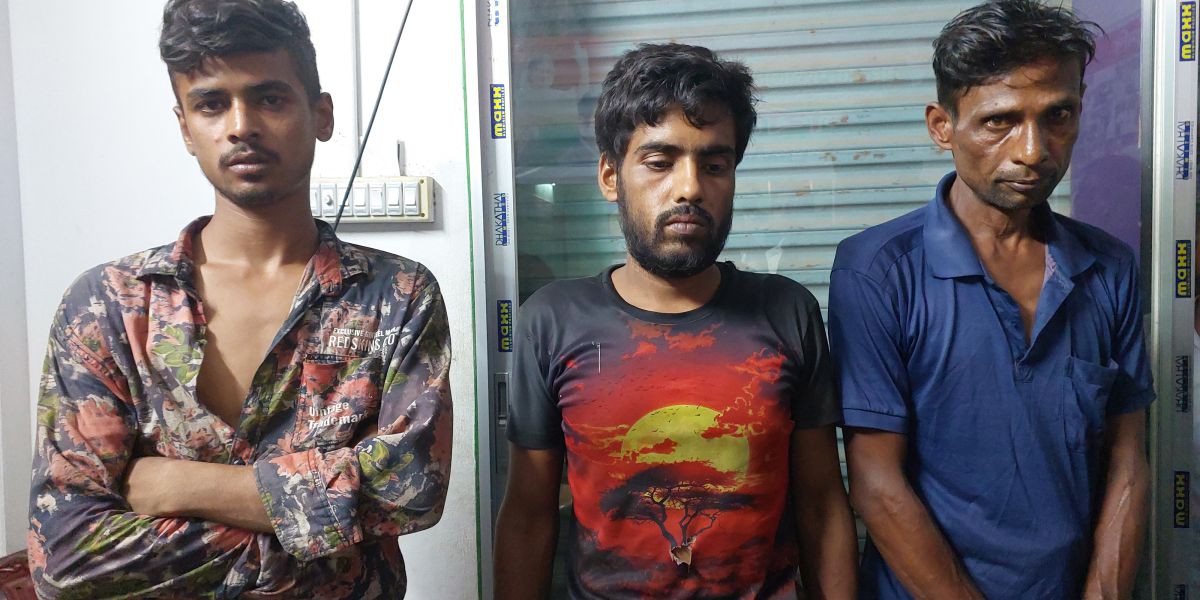 অসহায় রোমেলা বেগমের বাড়িতে চুরি, পানি খাওয়ার কল পর্যন্ত খুলে নিয়ে গেল চোরচক্র..
