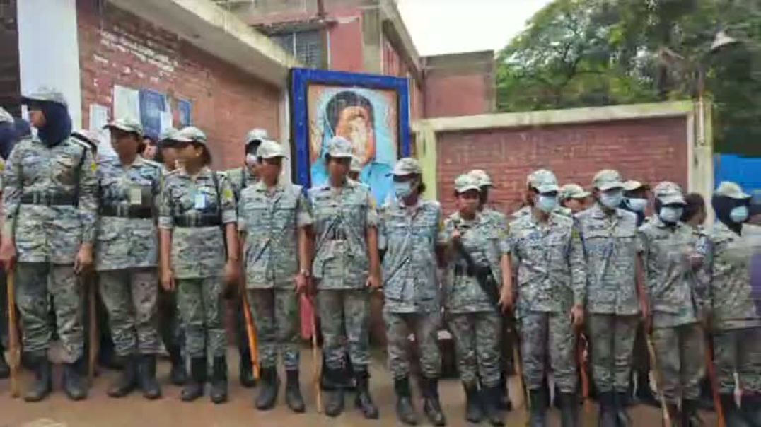 ⁣ফজিলাতুন্নেসা হলে ঘন্টার বেশি সময় ভোট বন্ধে শিক্ষার্থীদের ক্ষোভ