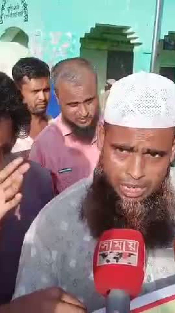 হাসিনার চলে গেছে তার রেখে যাওয়া চেয়ারম্যানরা এখনো লুটেপুটে খাচ্ছে