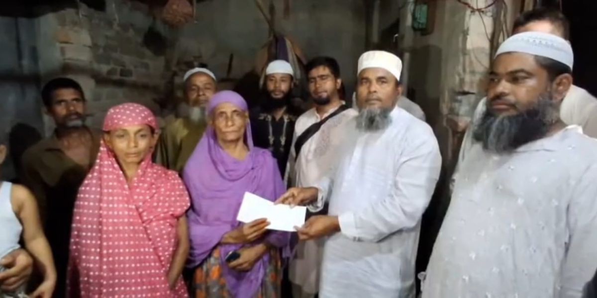 জয়পুরহাটে অগ্নিকাণ্ডে ক্ষতিগ্রস্ত পরিবারের খোঁজখবর নিলেন জামায়াতের এমপি প্রার্থী ফজলুর রহমান সাঈদ..