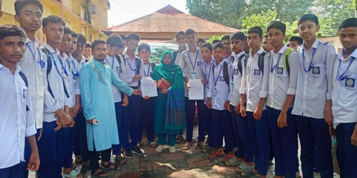 জামালগঞ্জ সরকারি মডেল উচ্চ বিদ্যালয়ের সামনে অটোরিকশা স্ট্যান্ড, শিক্ষার্থীদের ভোগান্তি চরমে..