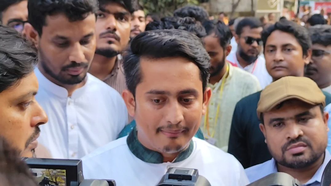 ⁣বগুড়ায় এনসিপির গাড়িবহরে হামলার ফুটেজ
