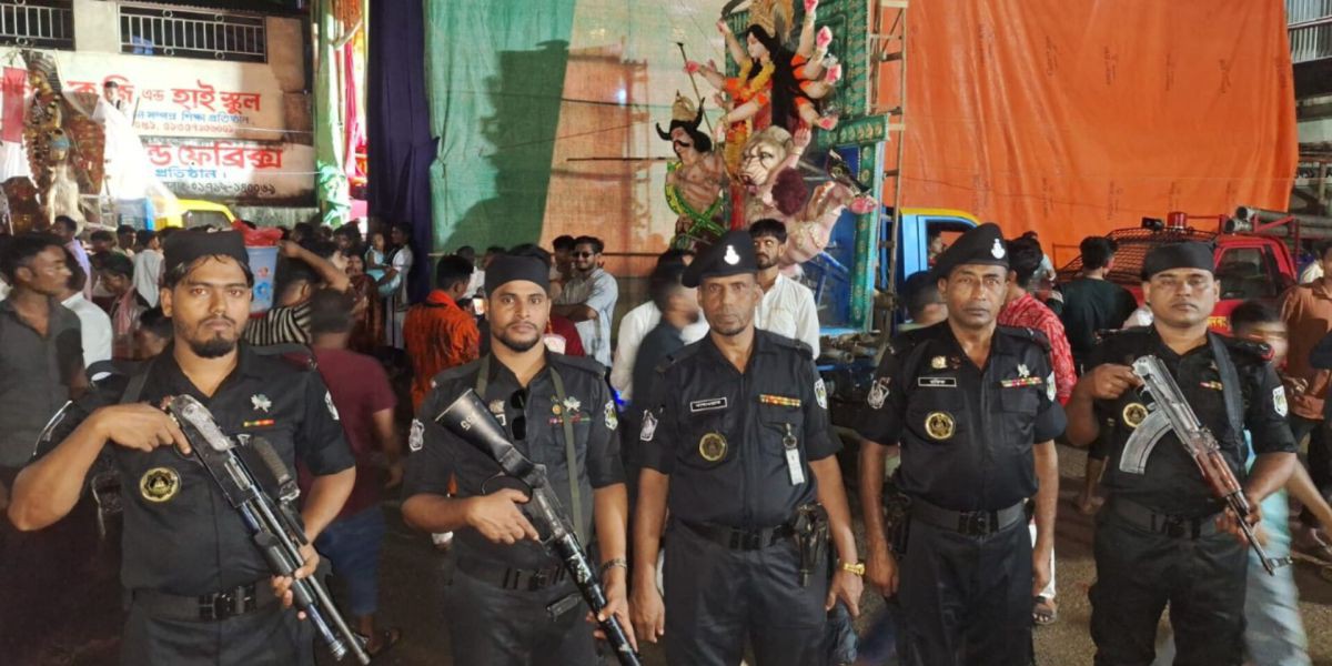 শারদীয় দুর্গাপূজার প্রতিমা বিসর্জনে সার্বিক নিরাপত্তায় র‌্যাব-৯..