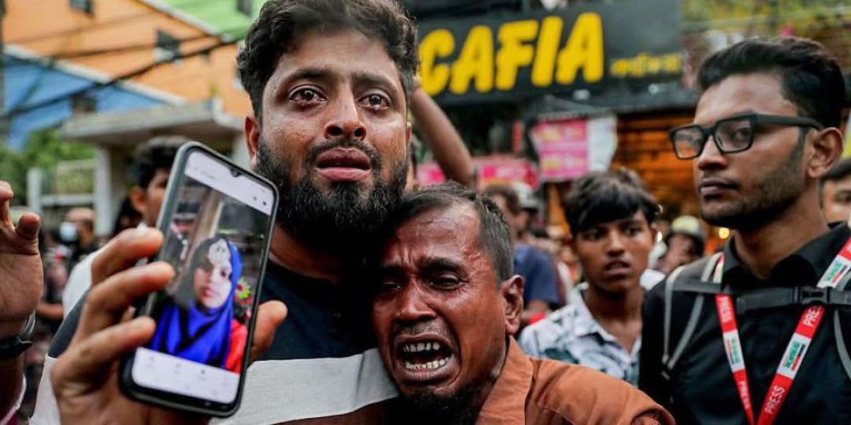 ঢাকার মিরপুরে গার্মেন্টসে আগুনে ১৬ জন নিহত, শ্রমিকদের অনেকে নিখোঁজ..