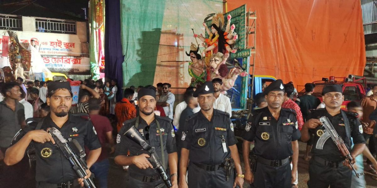 শারদীয় দুর্গাপূজার প্রতিমা বিসর্জনে সার্বিক নিরাপত্তায় র‌্যাব-৯....