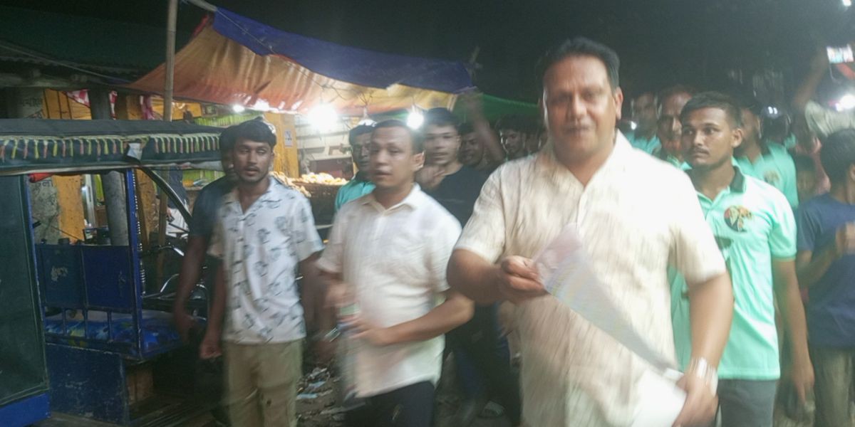 ‎কুতুবদিয়ায় বিএনপির ঘোষিত ৩১ দফার লিফলেট বিতরণ করেছেন চেয়ারম্যান আজাদ..