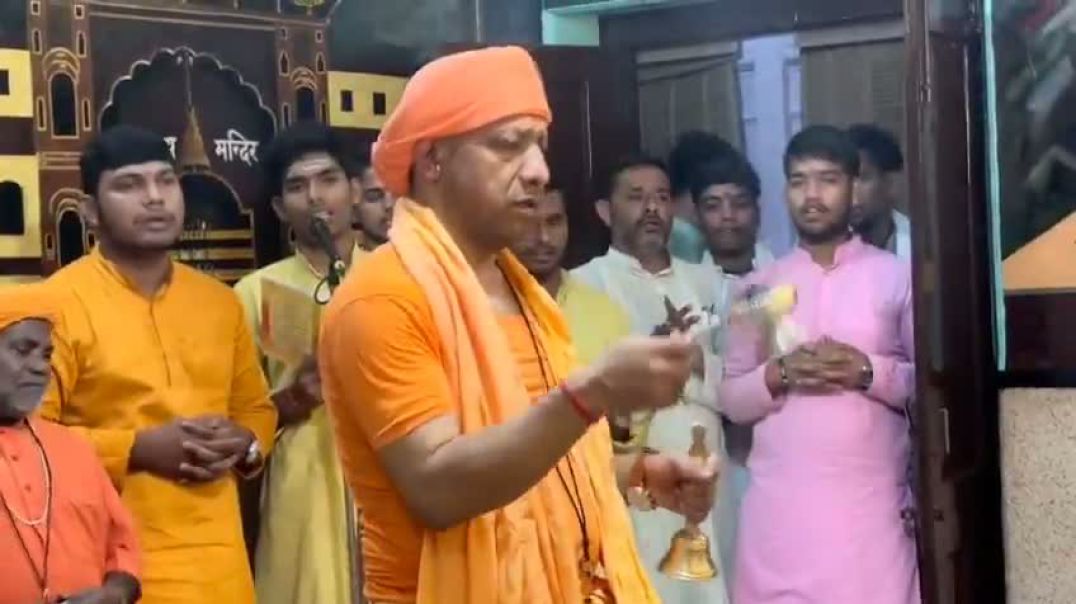 শারদীয়া নবরাত্রিতে মহাষ্টমীর পূজা করলেন যোগী আদিত্যনাথ, চাইলেন রাজ্যবাসীর সমৃদ্ধি
