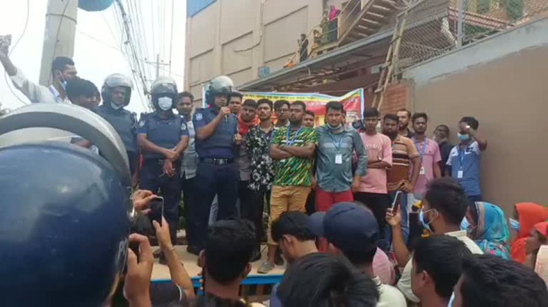 ⁣আশুলিয়ায় গর্ভবতী শ্রমিকের মৃত্যুকে কেন্দ্র করে গিল্ডেন গ্রুপের শ্রমিকদের কর্মবিরতি ও প্রতিবাদ।