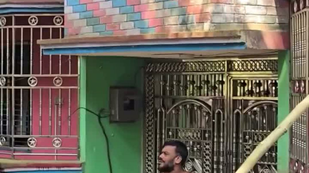 ⁣রায়পুরে ৬০ বছরের জমি বিরোধ, মামলার ৩৫ বছর পরে ভবন ভেঙে প্রকৃত মালিককে বুঝিয়ে দিল আদালত!