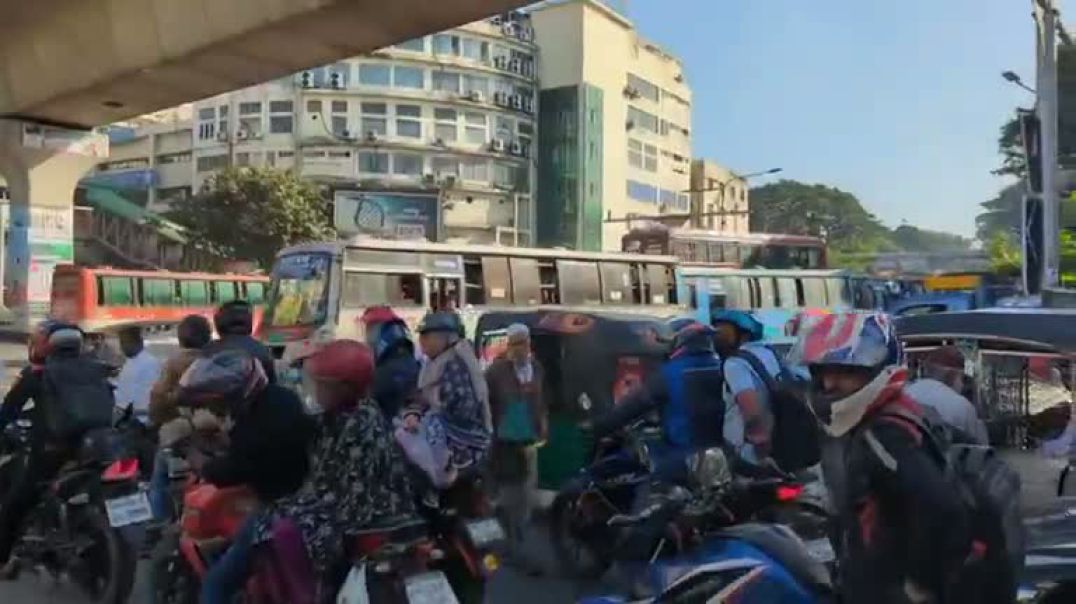 ⁣শেখ হাসিনার রায় আজ, রাজধানীতে যান চলাচল স্বাভাবিক। সরাসরি