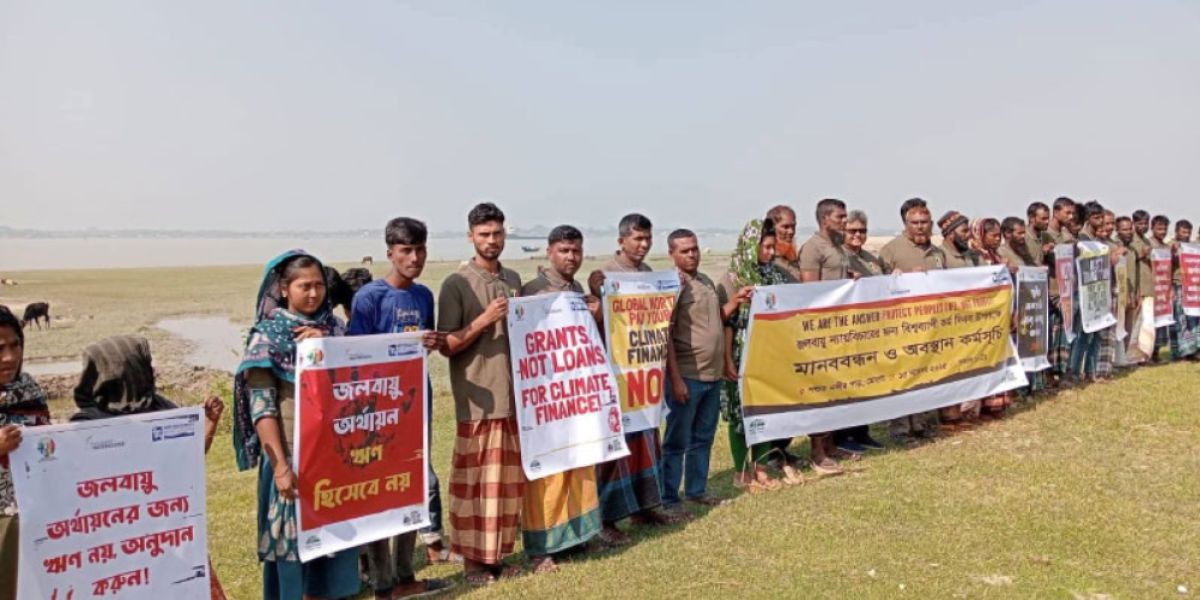 মোংলায় পশুর নদীর পাড়ে  জলবায়ু কর্মদিবস পালিত।