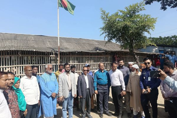 গাবুরা‌তে সাইক্লোন শেল্টার নির্মা‌নের উদ্দোগ  <br> <br>রিপোর্টার শ্যামনগর উপজেলা  <br> <br> যায়গা প‌রিদর্শনে আস‌ছেন দুর্যোগ ব্যবস্থাপনা ও ত্রাণ মন্ত্রণালয়ের  সচিব জনাব মোঃ মোস্তাফিজুর রহমা..