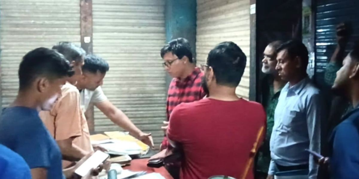 নাশকতা ঠেকাতে মাধবপুরে খোলা তেল বিক্রিতে নিষেধাজ্ঞা, দুই ব্যবসায়ীকে জরিমানা..
