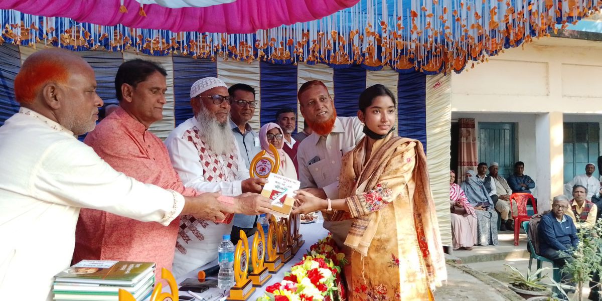 মান্দায় ‘প্রতিভার খোঁজে–২০২৫’ পরীক্ষা অনুষ্ঠিত