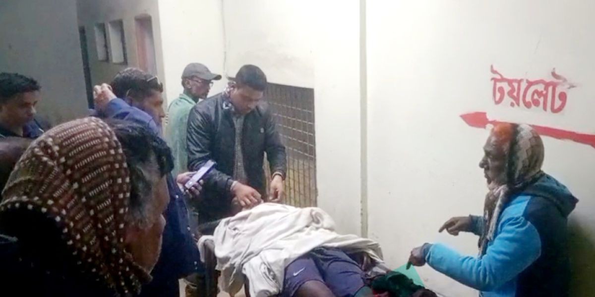 পীরগঞ্জ এ একতা এক্সপ্রেসের বগিতে নারিকেল বিক্রেতার হাতে পপকর্ন বিক্রেতা খুন..