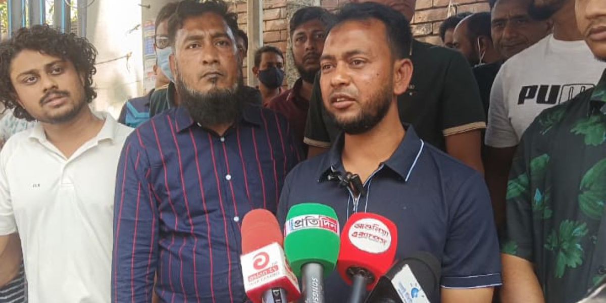 আশুলিয়া ইপিজেড ভাদাইল রোডে যাত্রী ছাউনি নির্মাণে বাধা: বিএনপি নেতা গফুর মিয়ার বিরুদ্ধে অভিযোগ।..