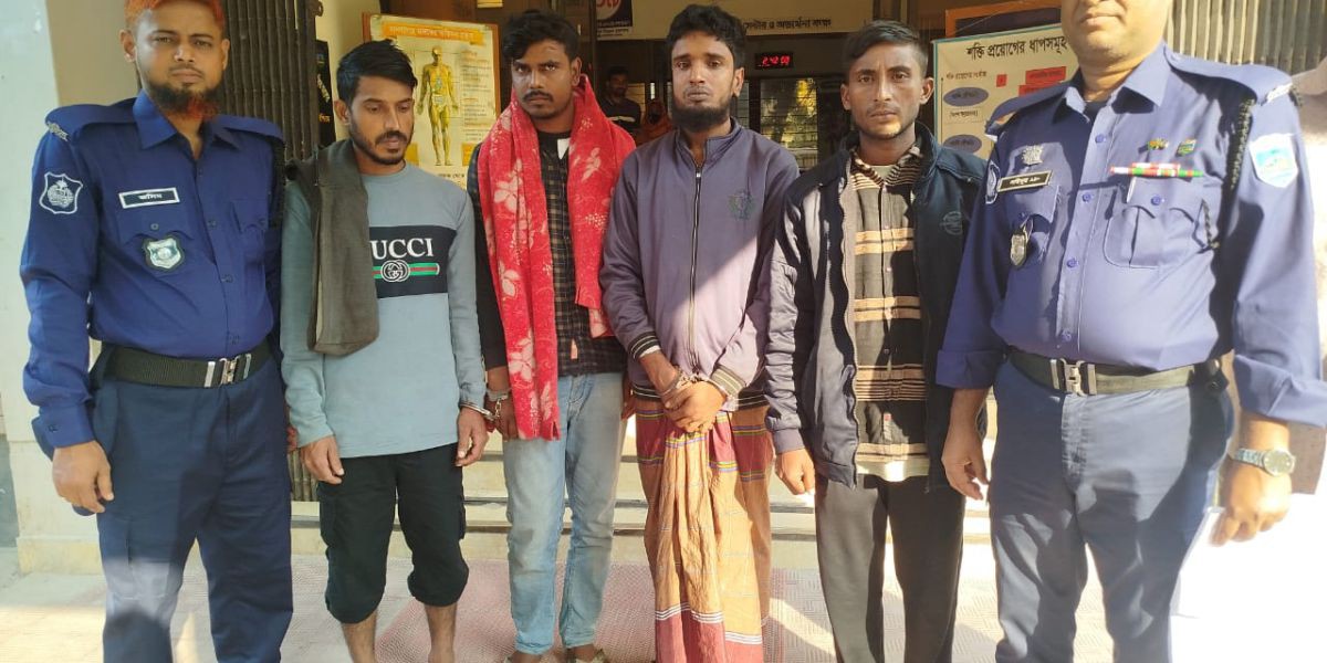 সিরাজগঞ্জের সলঙ্গায় আন্ত:জেলা ট্রান্সমিটার চোর চক্রের ৪ সদস্য আটক। ..