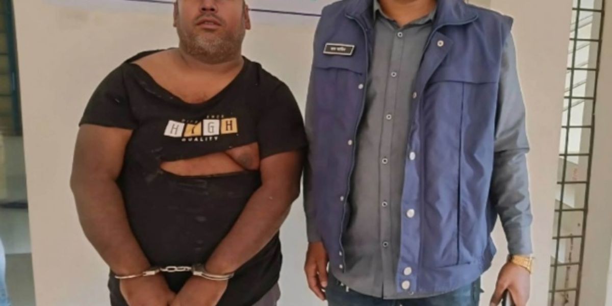 আমতলীতে  পুলিশের ধাওয়া খেয়ে ডাকাতদলের পালিয়ে যাওয়ার চেষ্টা আটক  ২ ডাকাত ।..
