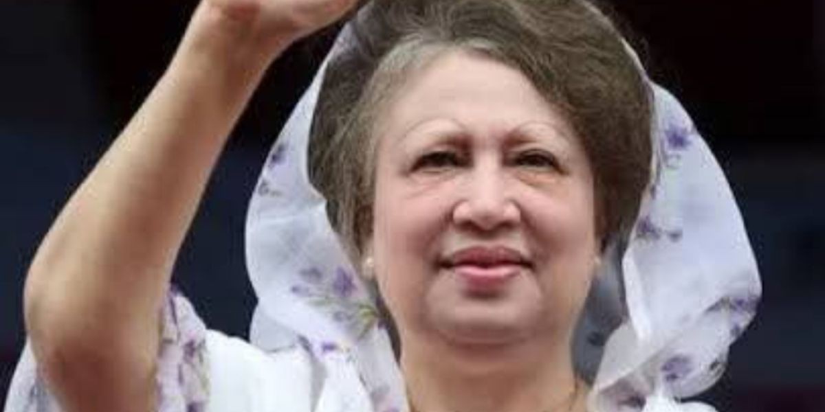 সাবেক প্রধানমন্ত্রী বেগম খালেদা জিয়ার শারীরিক অবস্থা অত্যন্ত সংকটাপন্ন। মহান আল্লাহ তাকে দ্রুত সুস্থতা ও দীর্ঘায়ু দান করুন।..