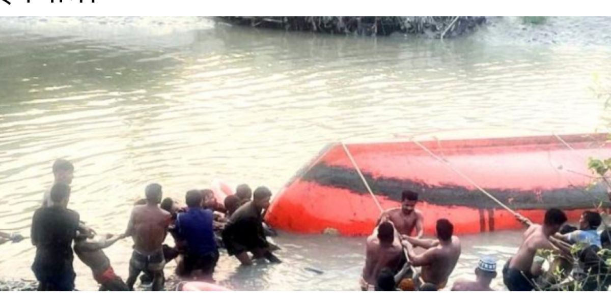 রামপালে বোট উল্টে দুর্ঘটনা ভাসমান ৫২ জনকে উদ্ধার