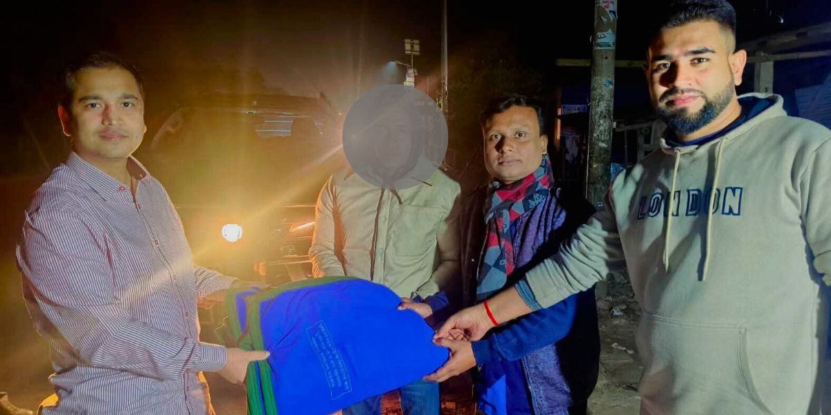 মণিরামপুরে মধ্যরাতে শীতার্তদের পাশে ইউএনও সম্রাট 