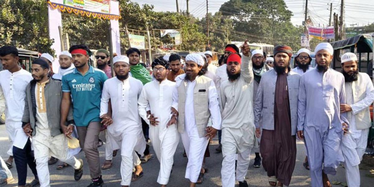 হাদি হত্যাকাণ্ডের বিচার দাবিতে ঈশ্বরগঞ্জে ছাত্র-জনতার বিক্ষোভ..