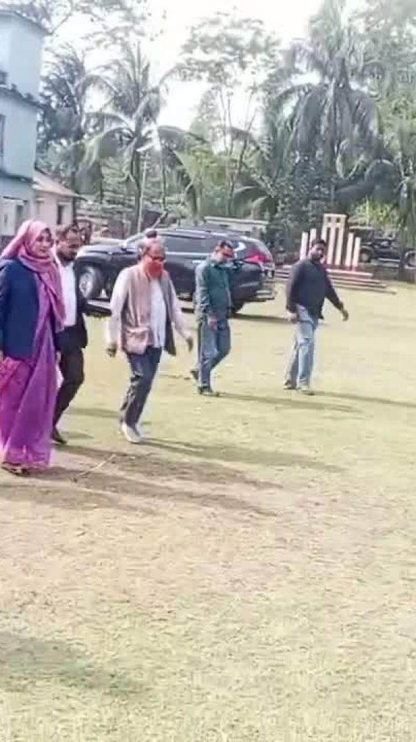 বরগুনা জেলার ইতিহাসে প্রথম নারী জেলা প্রশাসক হিসেবে দায়িত্ব গ্রহণ করা তাছলিমা আক্তার (Taslima Akter