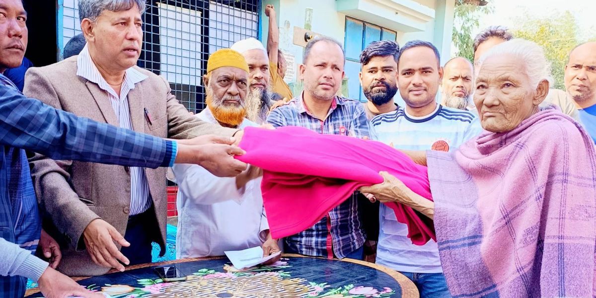 বকশীগঞ্জে আদিবাসীদের মধ্যে সাবেক  এমপি মিল্লাতের কম্বল বিতরণ..